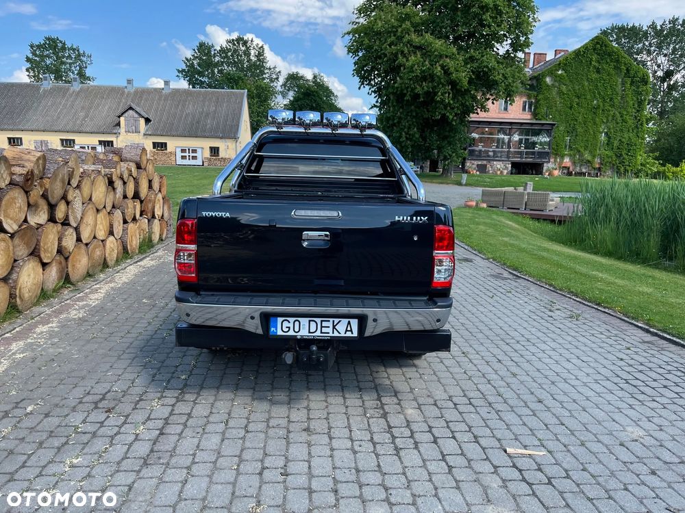 Toyota Hilux 3.0 D-4D SR5 - 12