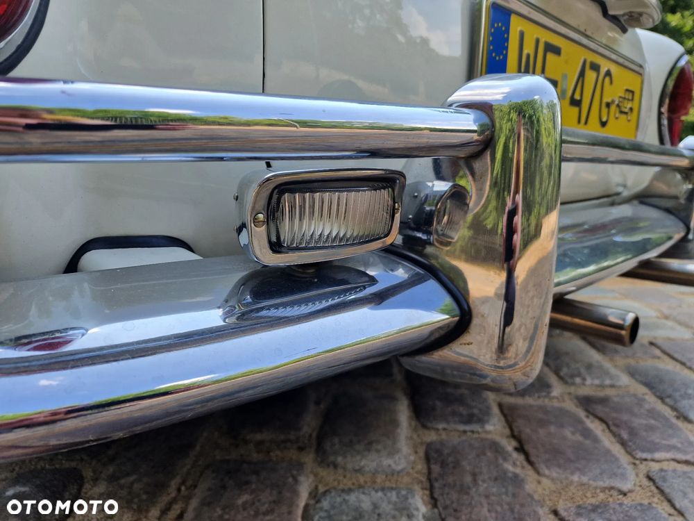 Volkswagen Karmann Ghia - 12