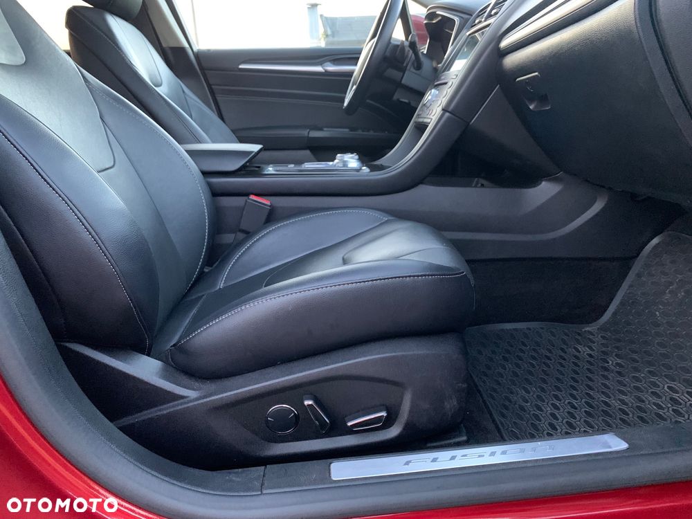 Ford Mondeo 2.0 EcoBoost Titanium - 17