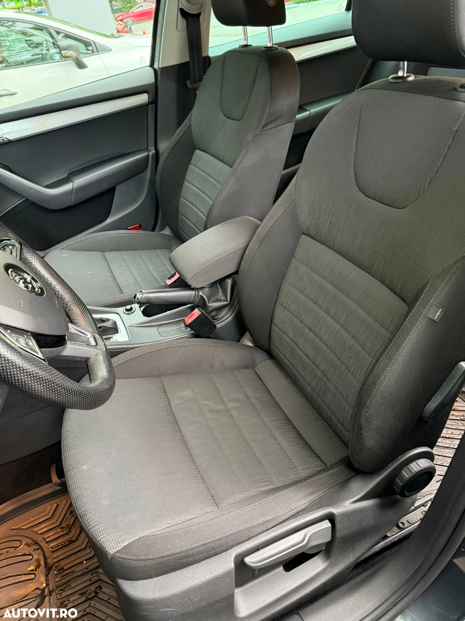 Skoda Octavia 1.8 TSI AMBITION DSG - 12
