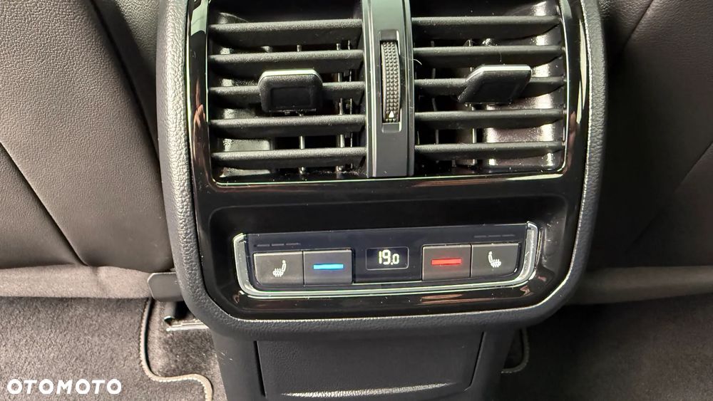 Volkswagen Arteon 2.0 TDI SCR R-Line DSG - 23