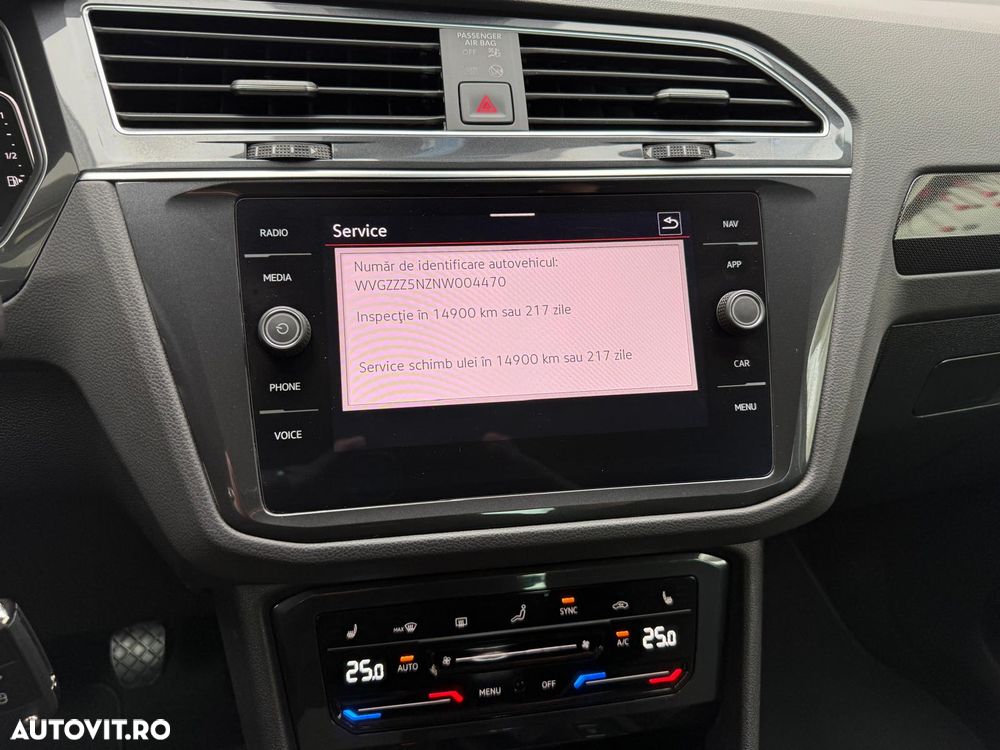 Volkswagen Tiguan - 30