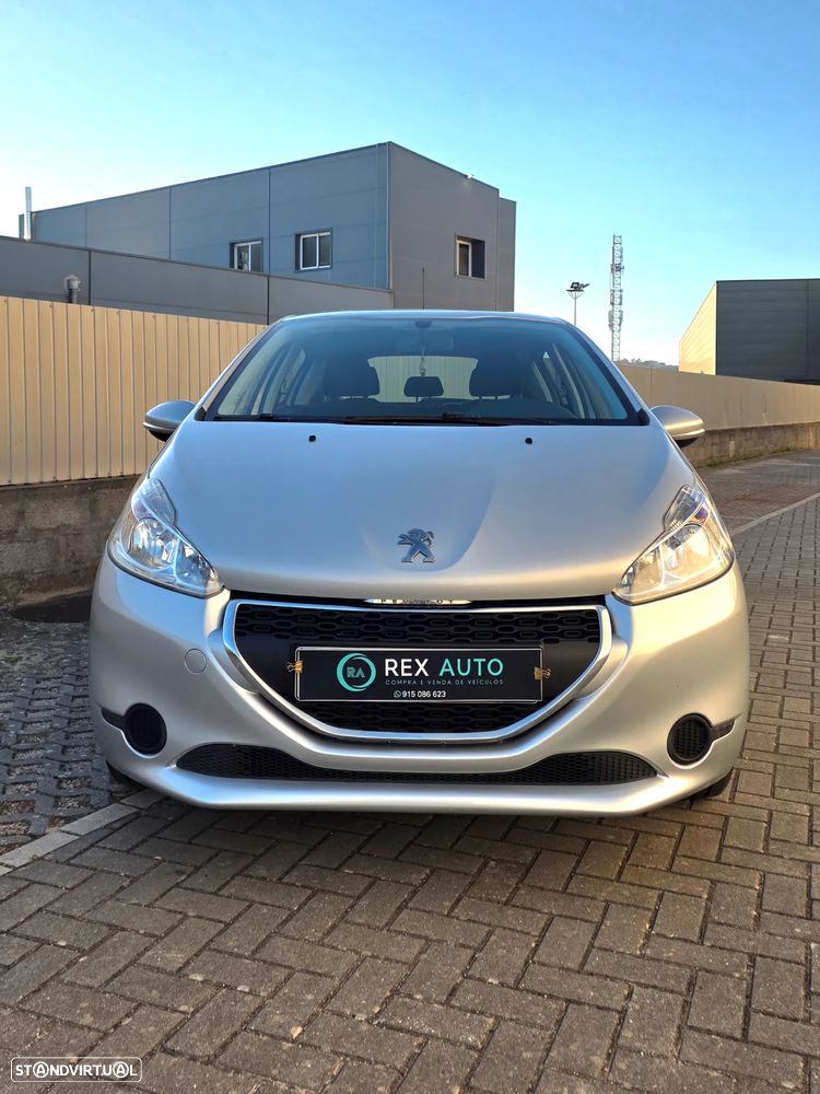 Peugeot 208 1.4 HDi Allure - 2