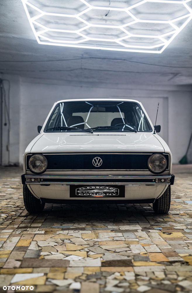 Volkswagen Golf - 2