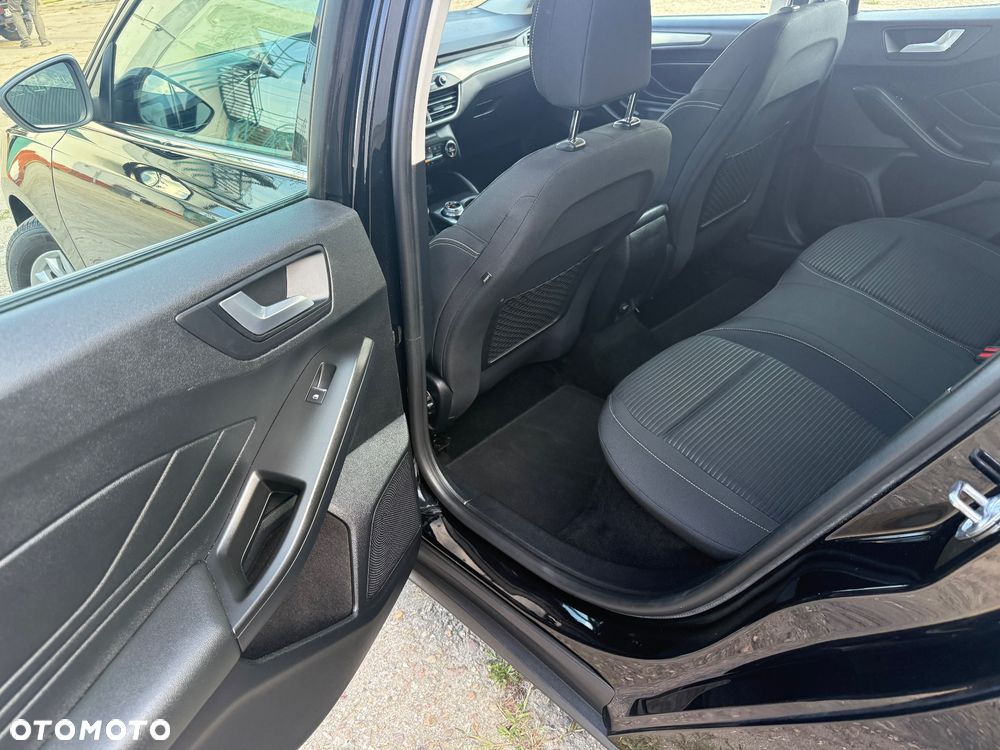 Ford Focus 1.5 EcoBlue Start-Stopp-System TITANIUM - 9