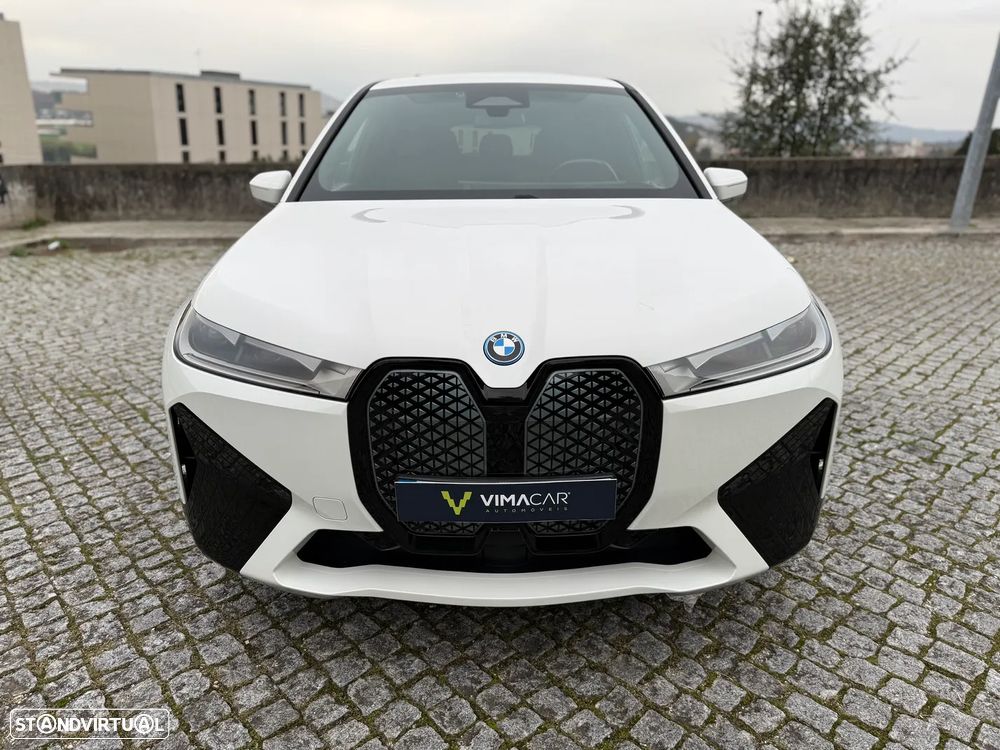 BMW iX xDrive 40 Pack Desportivo - 17