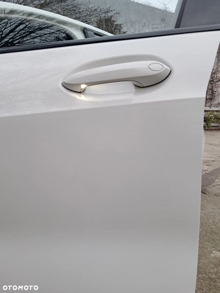 BMW Seria 1 118d ColorVision Edition sport - 9