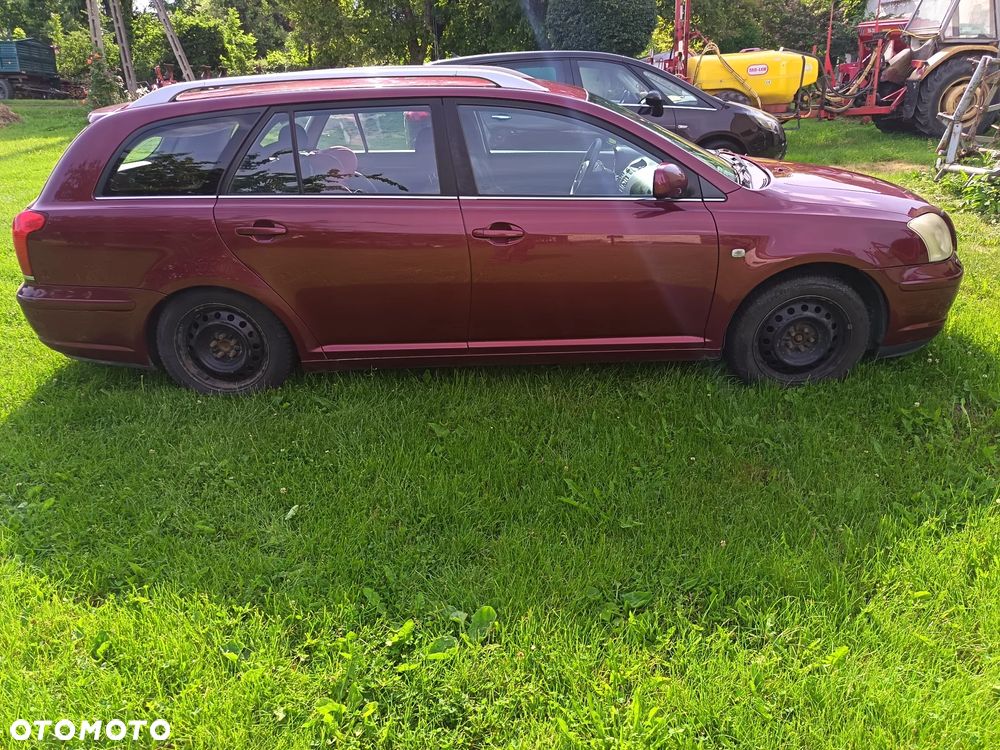 Toyota Avensis - 2