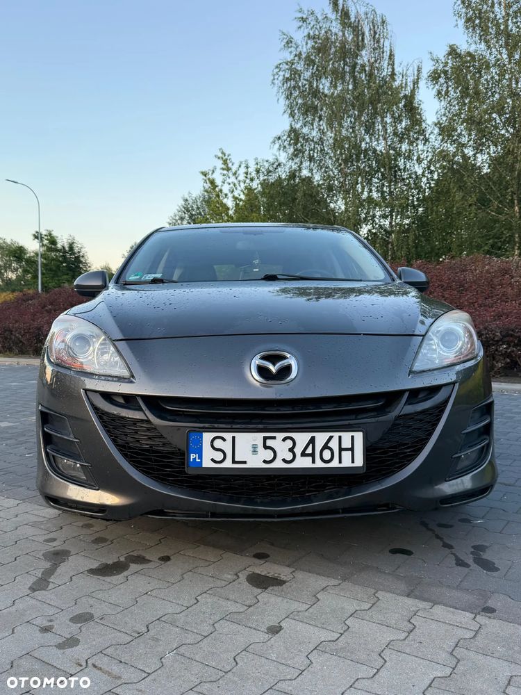 Mazda 3 1.6 Active + - 5