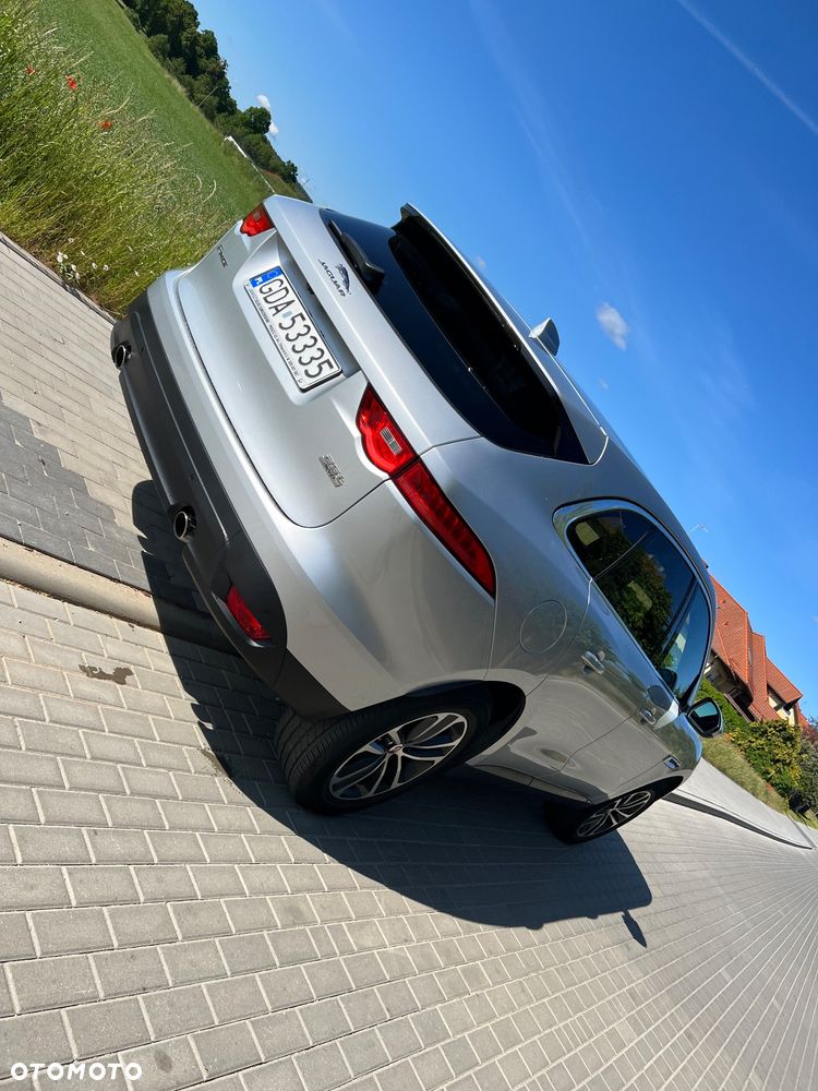 Jaguar F-Pace - 7