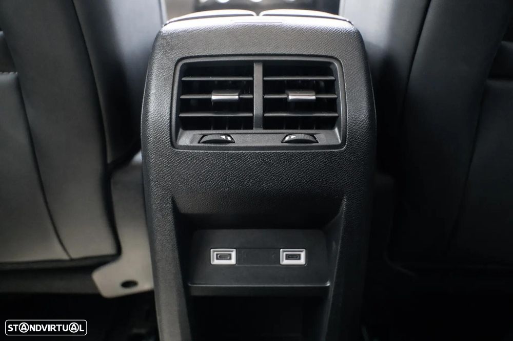 Citroën C5 X 1.6 Hybrid Plus e-EAT8 - 28