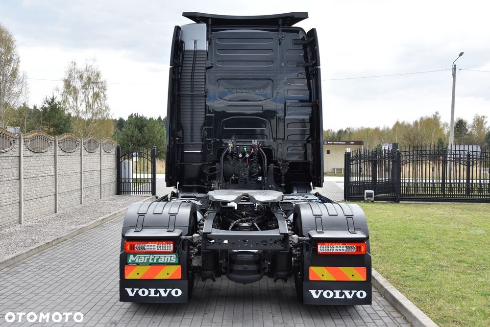 Volvo FH5 540 EURO6 / GLOBETROTTER XL / FULL-LED / KLIMA POSTOJOWA / NAWIGACJA / KAMERY / ALU FELGI / SKÓRY / CAŁY NA PODUSZKACH / TV / FULL OPCJA / STAN IDEALNY ! ! ! - 7