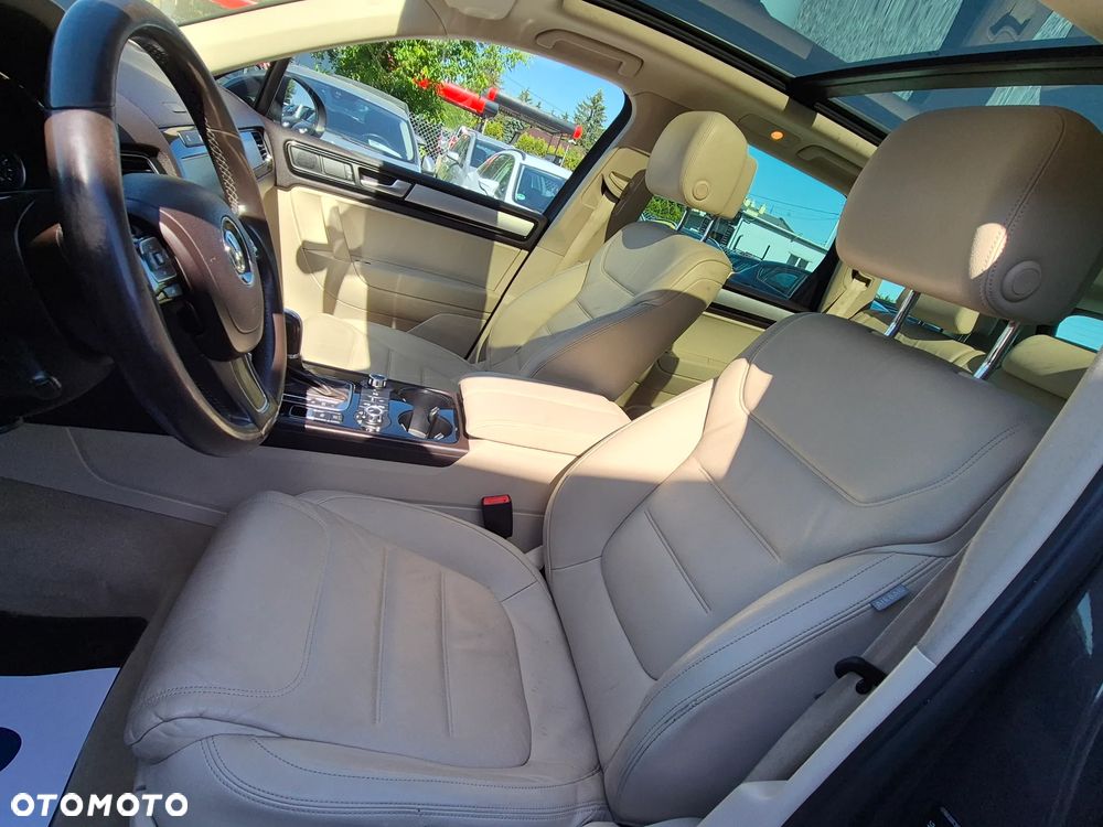 Volkswagen Touareg 3.0 V6 TDI BMT Business Line - 25