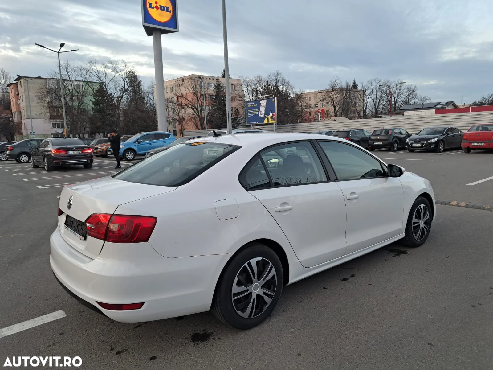 Volkswagen Jetta - 5