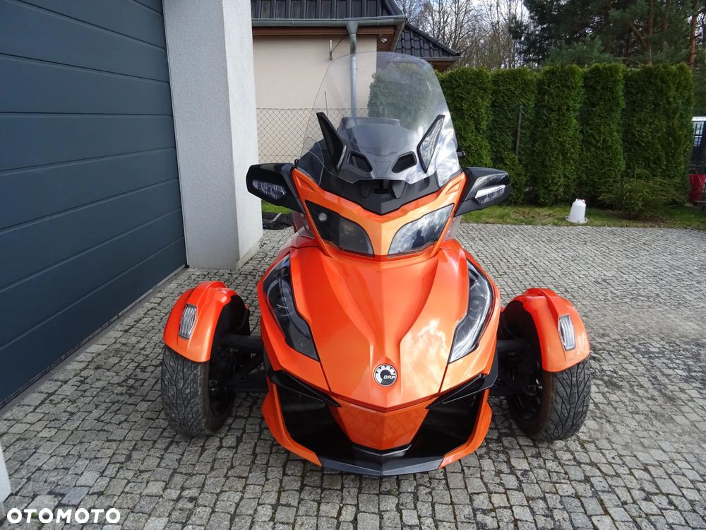 Can-Am Spyder - 12