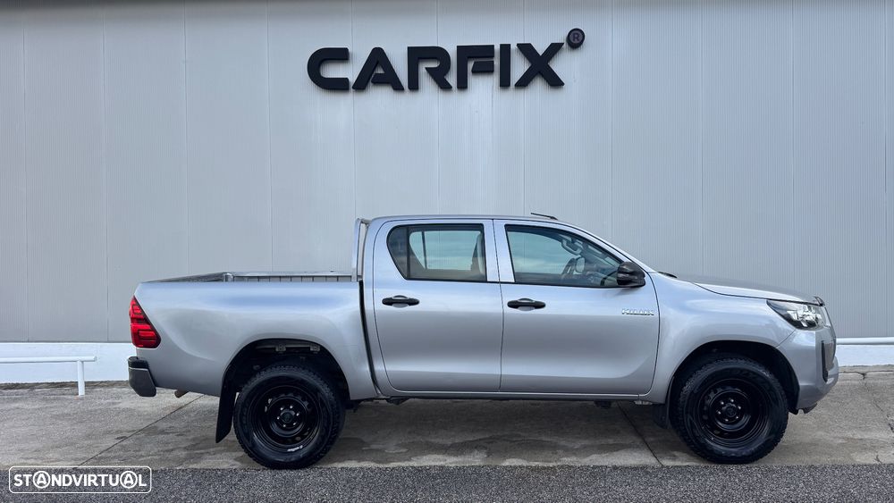 Toyota Hilux 2.4 D-4D 4WD CD CM - 3