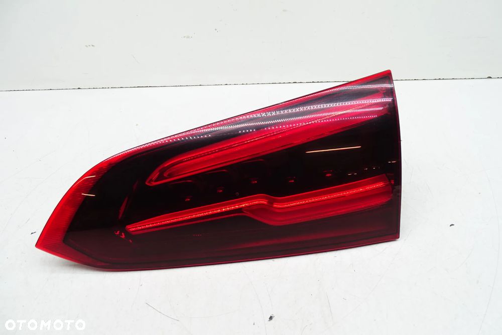 Mercedes B Klasa W247 Lampa prawa prawy tył w klape 2479067200