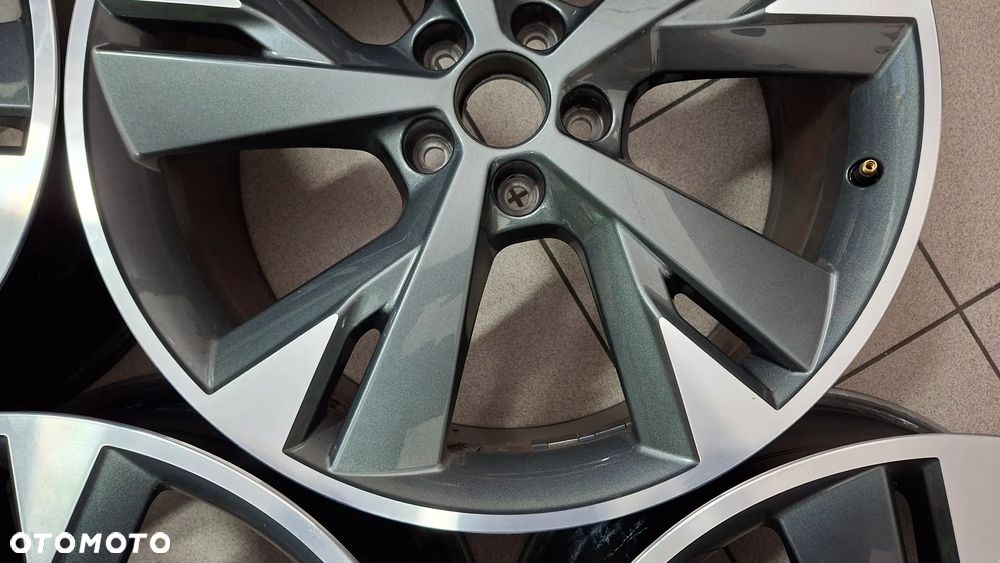 Felgi Aluminiowe 20 Audi Q4 E-Tron 5x112 ET 45 - 9