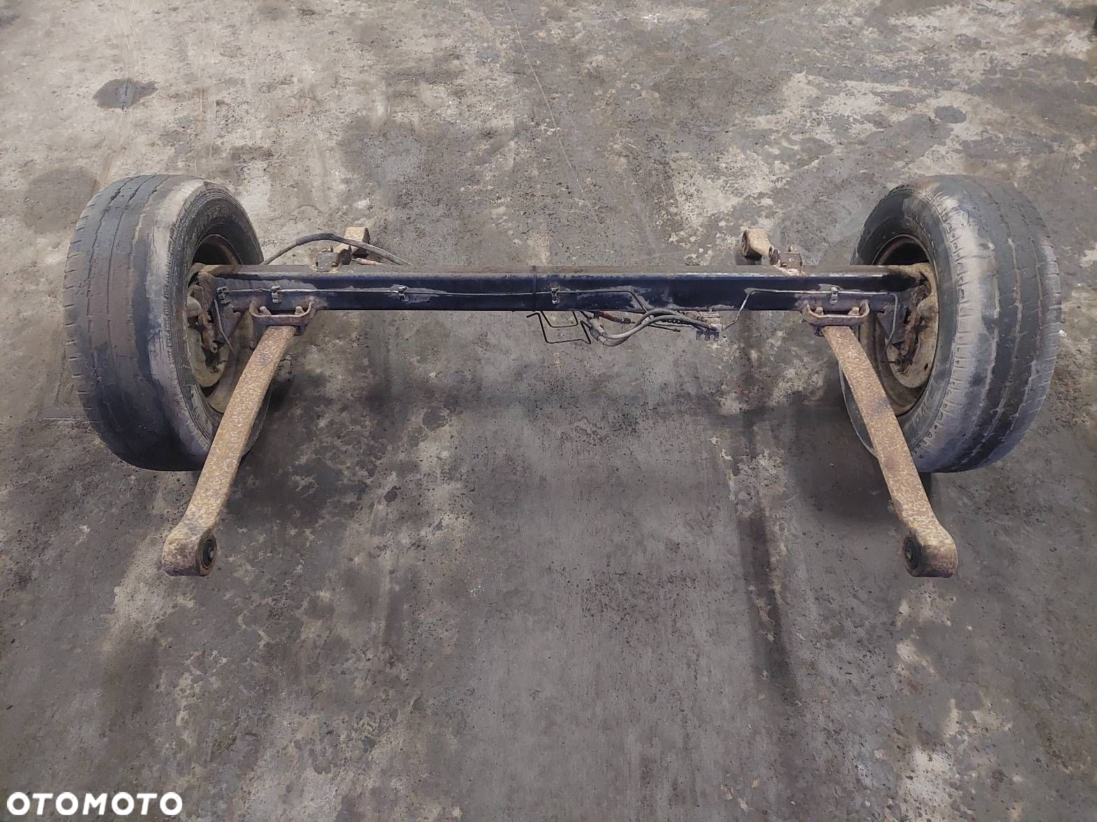 OŚ BELKA ZAWIESZENIA TYŁ + RESORY + KOŁA NA PRZYCZEPKĘ FORD TRANSIT V - 3