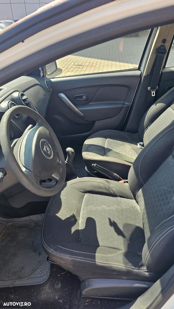 Dacia Logan - 8