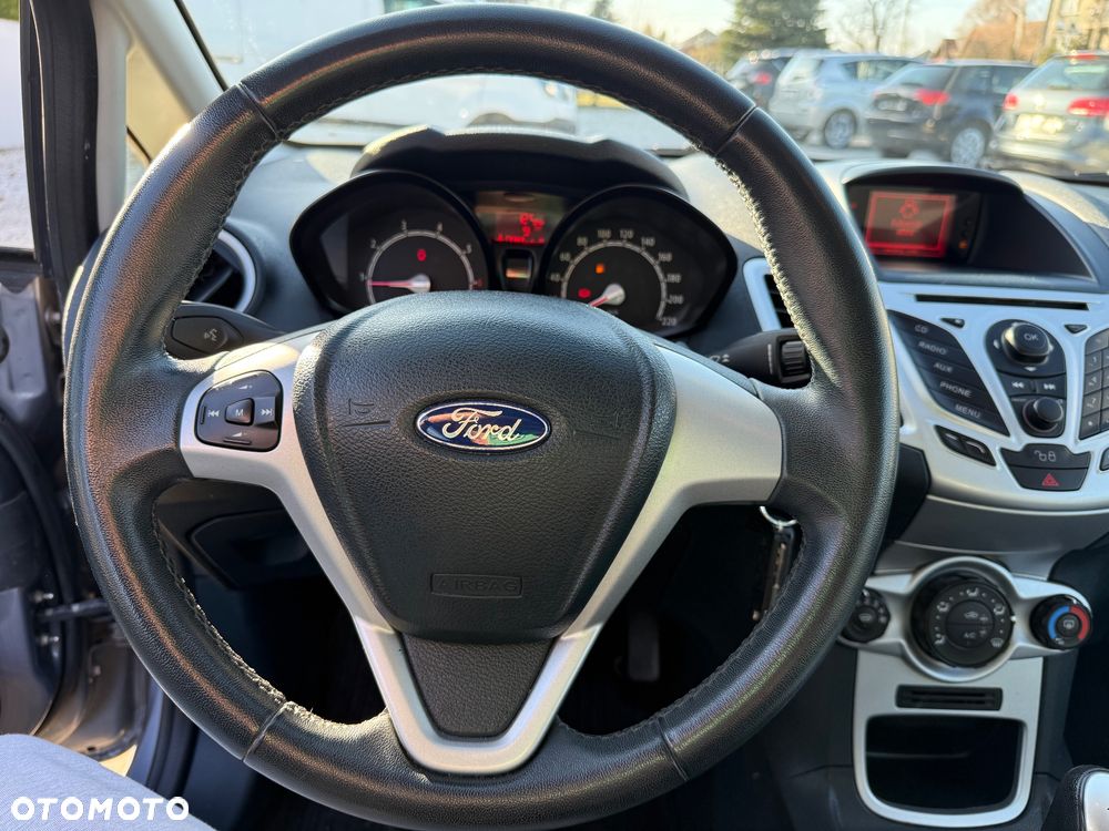 Ford Fiesta 1.25 Ghia - 14