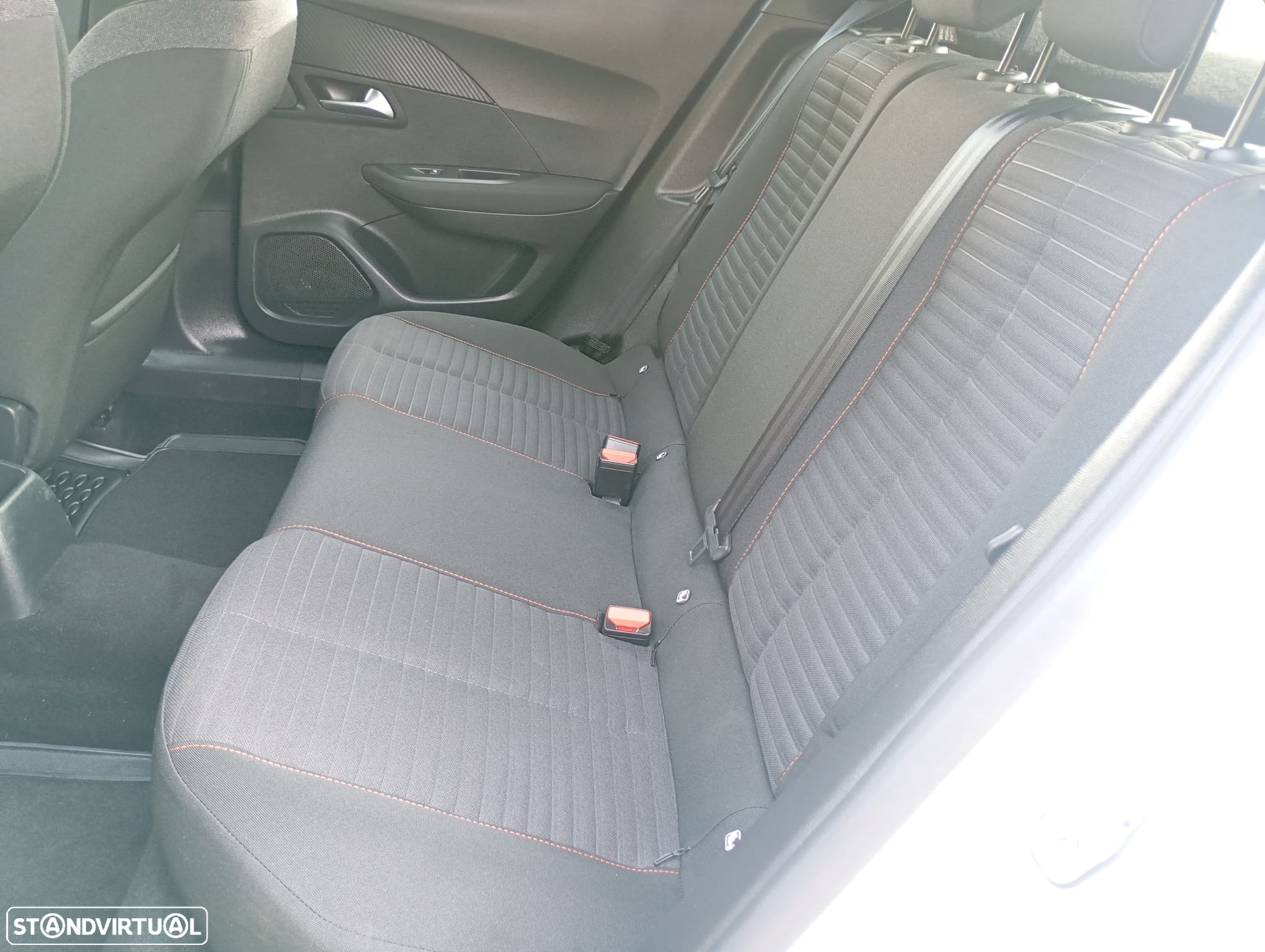 Peugeot 2008 BlueHDi 110 Active - 16