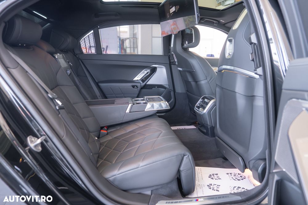 BMW Seria 7 - 35
