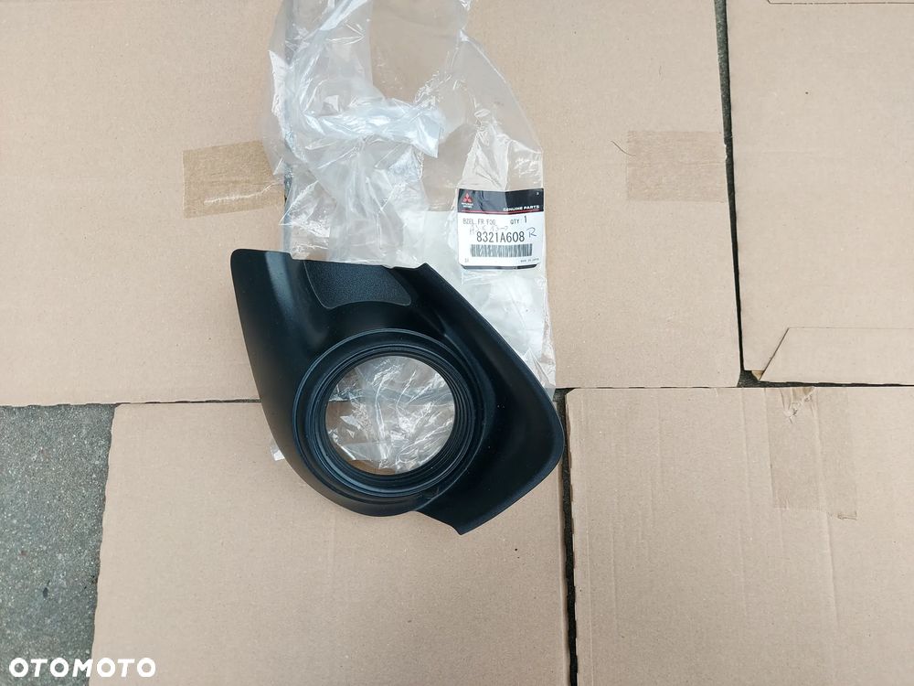 Mitsubishi ASX Lift 13-16 Zaślepka R Zderzak Przód Led - 1