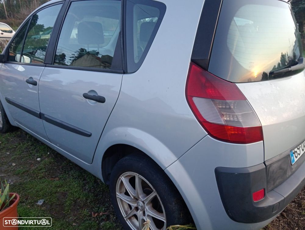 Renault Scénic 1.5 dCi Confort Dynamique - 6