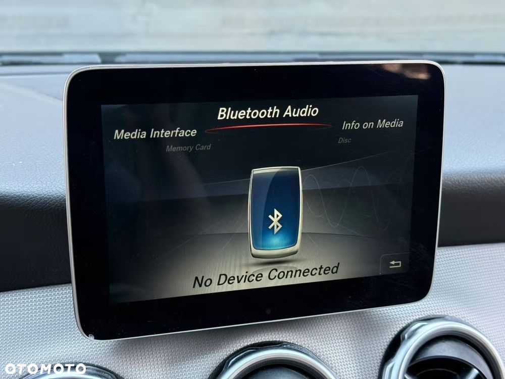 Mercedes-Benz GLA 250 7G-DCT - 24