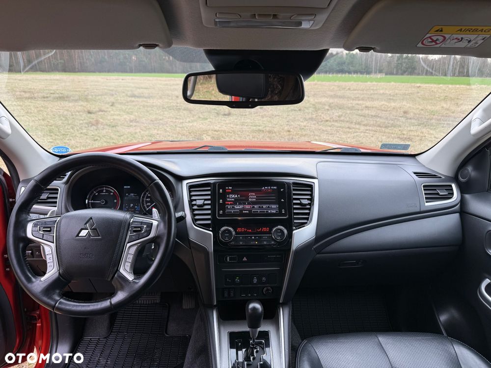 Mitsubishi L200 2.2 d DC Power Instyle Plus - 14