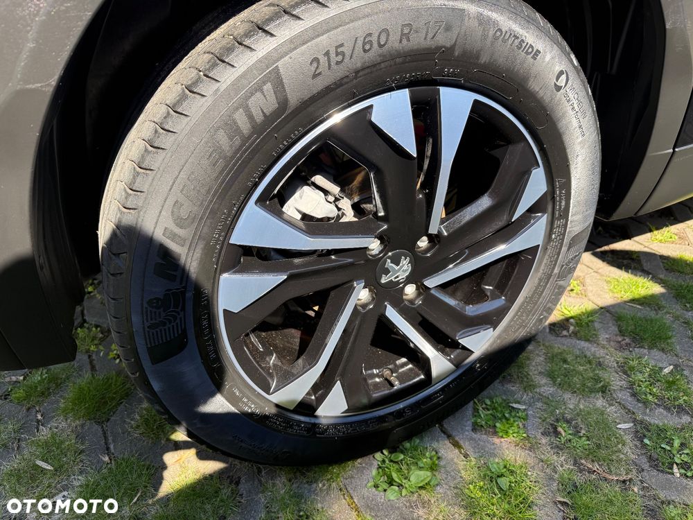 Peugeot 2008 PureTech 130 EAT8 GT Exclusive - 8