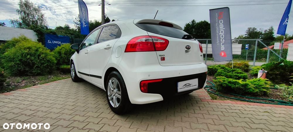 Kia Rio 1.2 L - 9