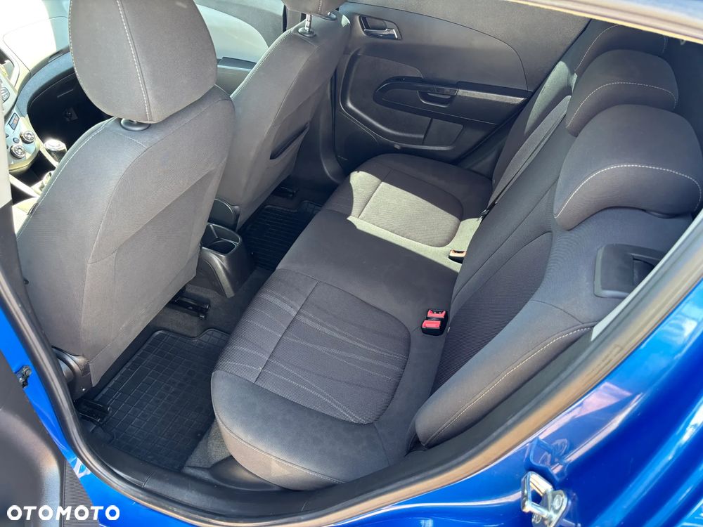 Chevrolet Aveo 1.6 LTZ - 16