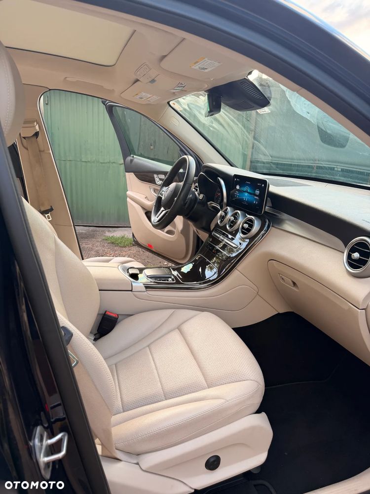 Mercedes-Benz GLC ver-300-4matic-9g--tronic-amg-line - 3