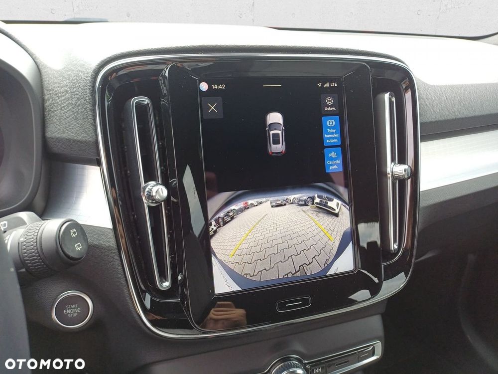 Volvo XC 40 - 25