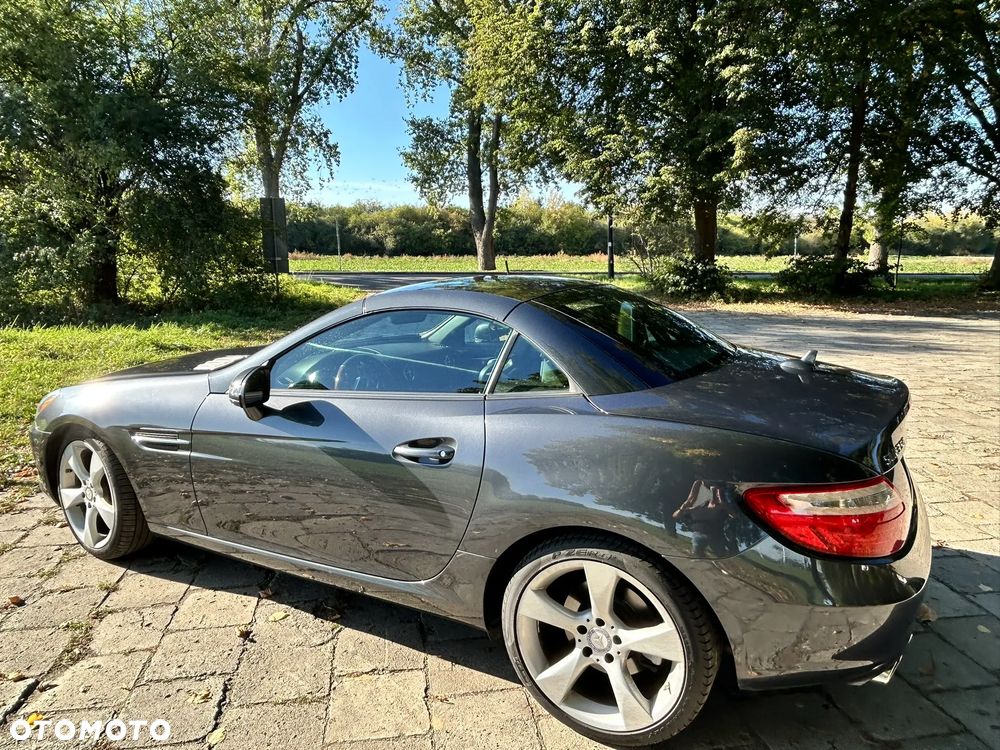 Mercedes-Benz SLK 350 (BlueEFFICIENCY) 7G-TRONIC - 8