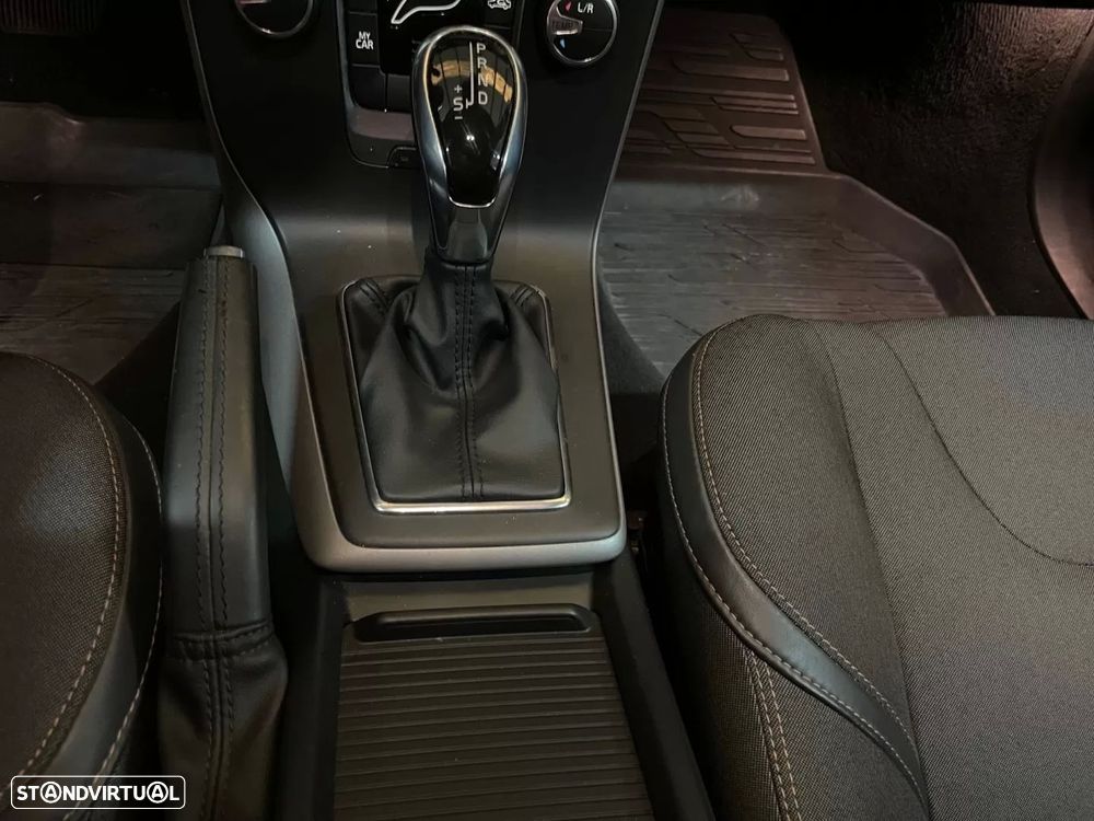 Volvo V40 Cross Country 1.6 D2 Momentum Powershift - 16