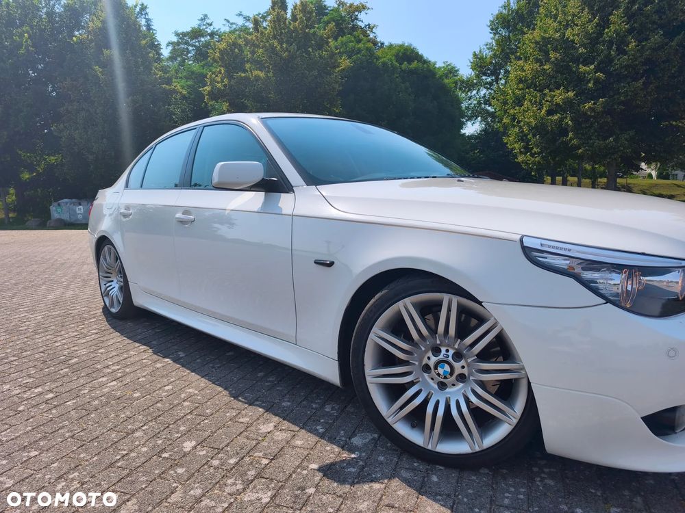 BMW Seria 5 550i - 5