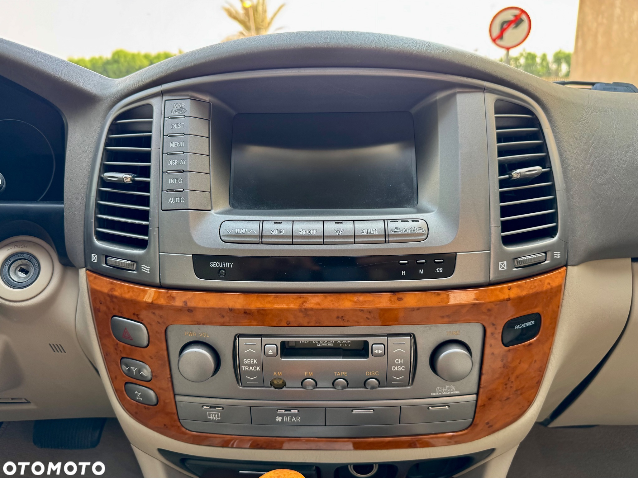 Lexus LX 470 - 28