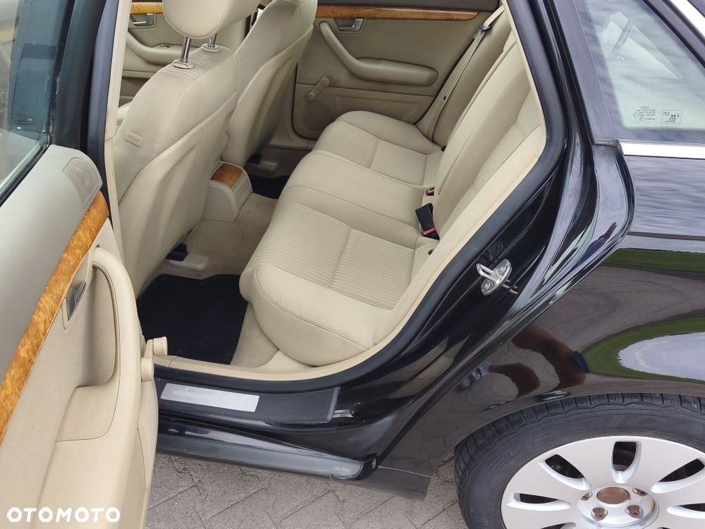 Audi A4 Limousine - 7
