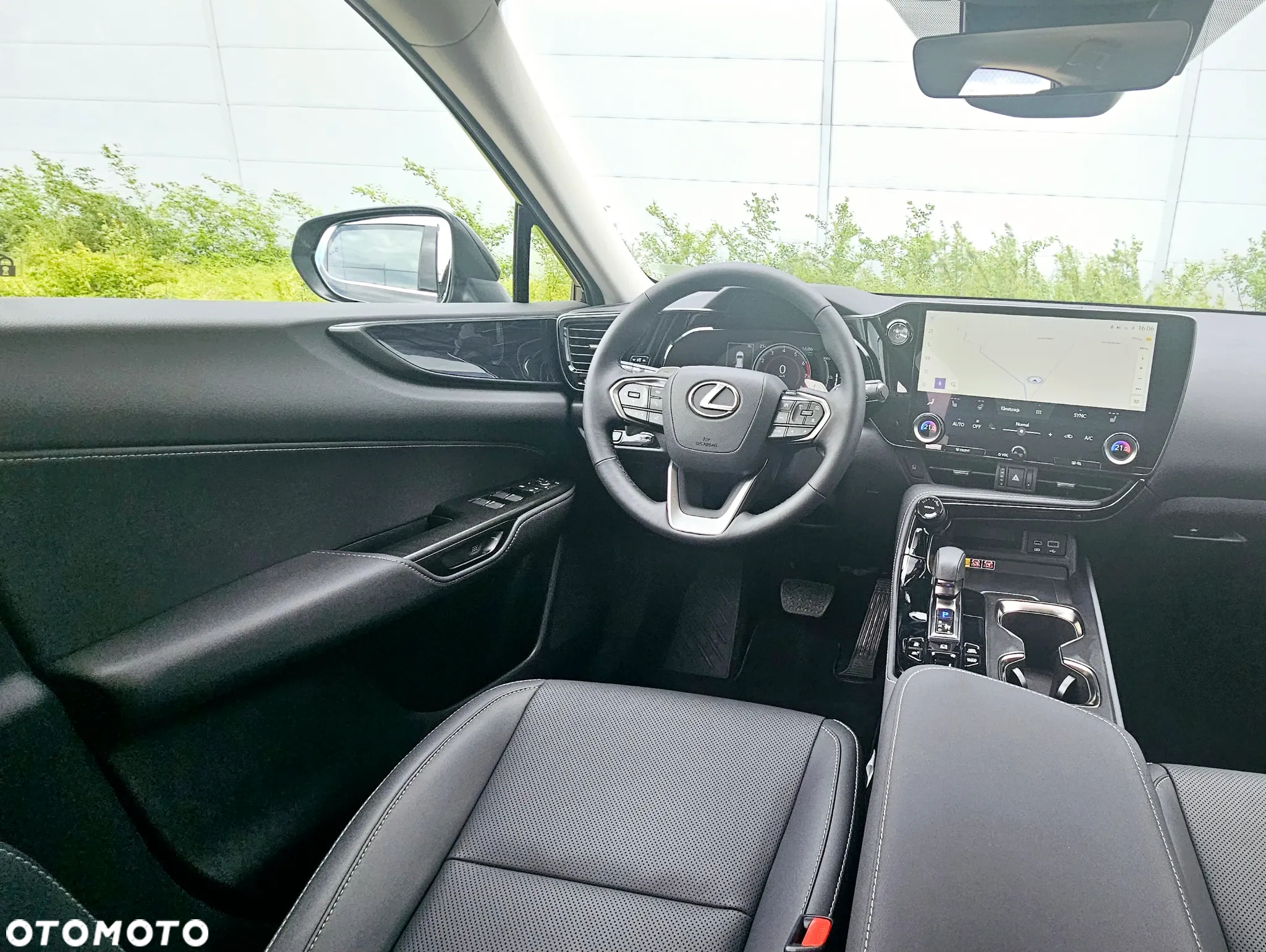Lexus NX 450h+ Overtrail AWD - 14
