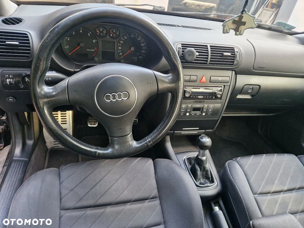 Audi A3 Sportback 1.8T Ambition - 8