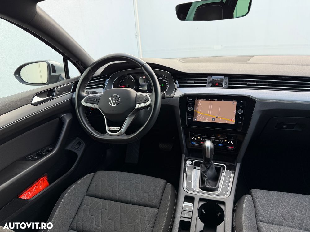 Volkswagen Passat 2.0 TDI SCR DSG 4Motion Elegance - 8