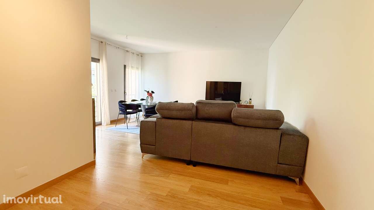 Apartamento T1 localizado no condomínio privado-  Parqueamento - Grande imagem: 5/23