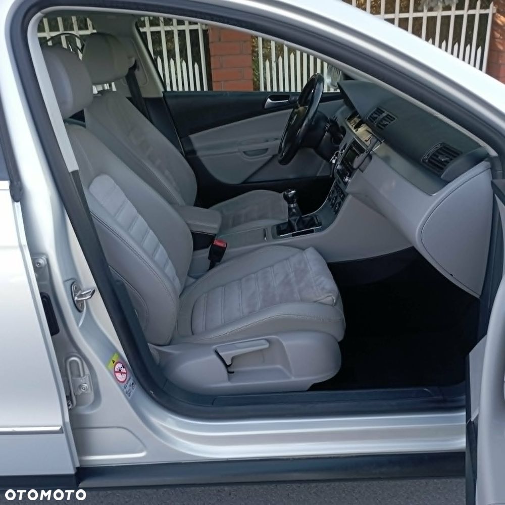 Volkswagen Passat 1.8 TSI Comfortline - 12