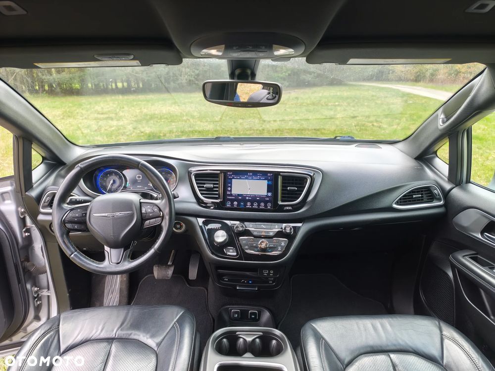 Chrysler Pacifica - 29