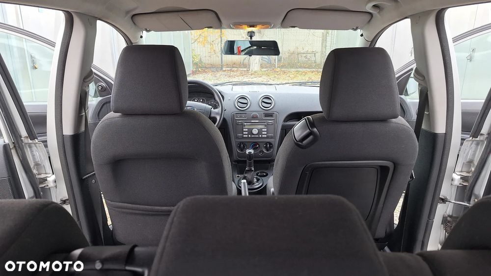Ford Fusion - 16