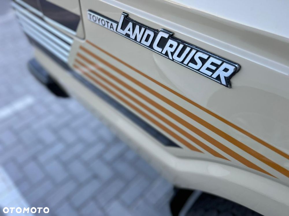 Toyota Land Cruiser RJ70 - 3