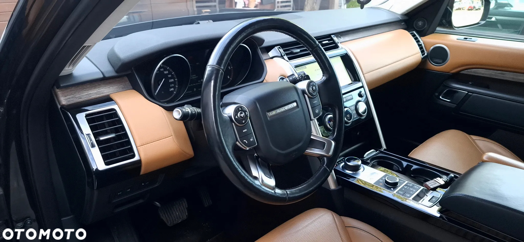 Land Rover Discovery 3.0 TD6 HSE Luxury - 15